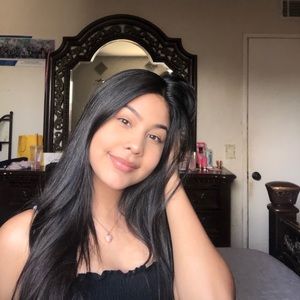 Meet your Posher, Isabel